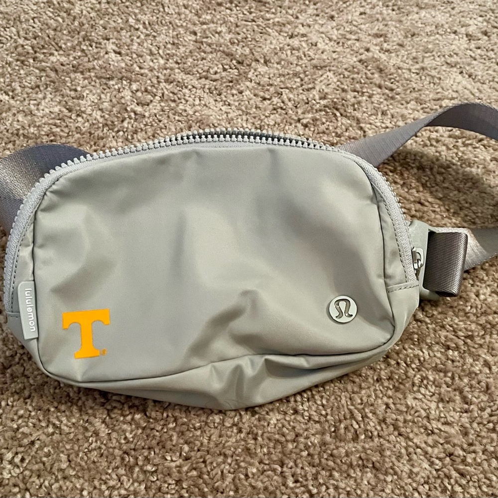 UTK Lululemon belt bag